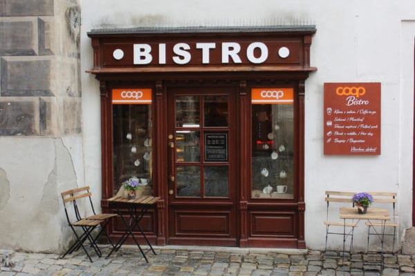 COOP Bistro, Latrán